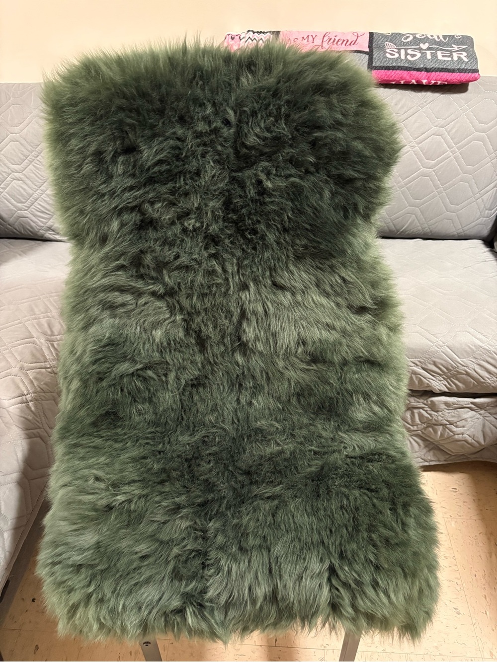 RZLWOOL Genuine Sheepskin Rug 
(Forest Green) 2'x 3' (36” x 24”) - Picture 13 of 17